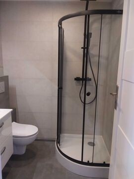 Elbląg Wynajmę komuś mieszkanie kawalerkę 30m2 z balkonem na czas od 1 do kilku tygodni na okoliczności takie jak: na