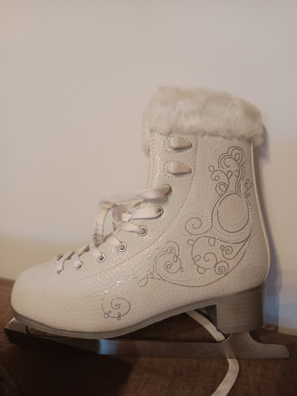 Elbląg Sprzedam łyżwy w b. dobrym stanie. Wkładka 27cm. Jak nowe