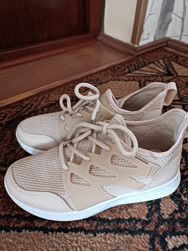 Elbląg Dzień dobry mam do sprzedania adidasy damskie rozmiar 36.Są nowe cena 30 zł Są po prostu za małe dla tego