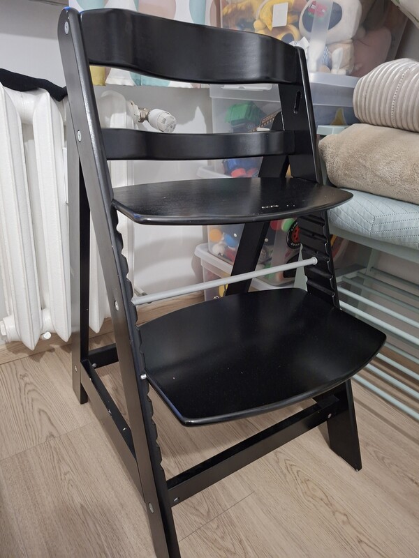 Elbląg Sprzedam krzesełko dla dziecka, które może posłużyć nawet do siódmego roku życia. Krzesełko używane tylko kilka