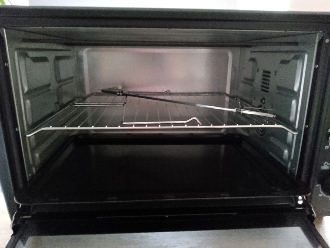 Elbląg Sprzedam piekarnik elektryczny camry z rożnem. blaszka i ruszt. brak instrukcji obsługi