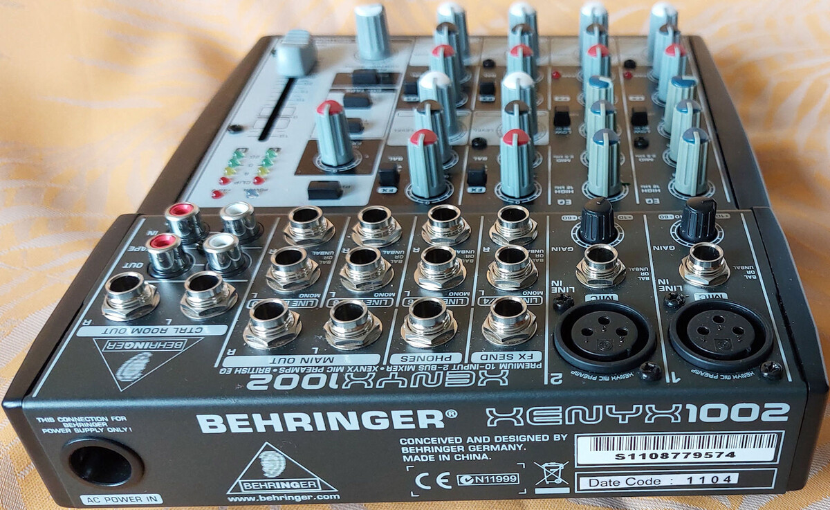Elbląg Sprzedam w pięknym stanie wizualnym i w 100% sprawny technicznie mikser Behringer XENYX 1002 z oryginalnym