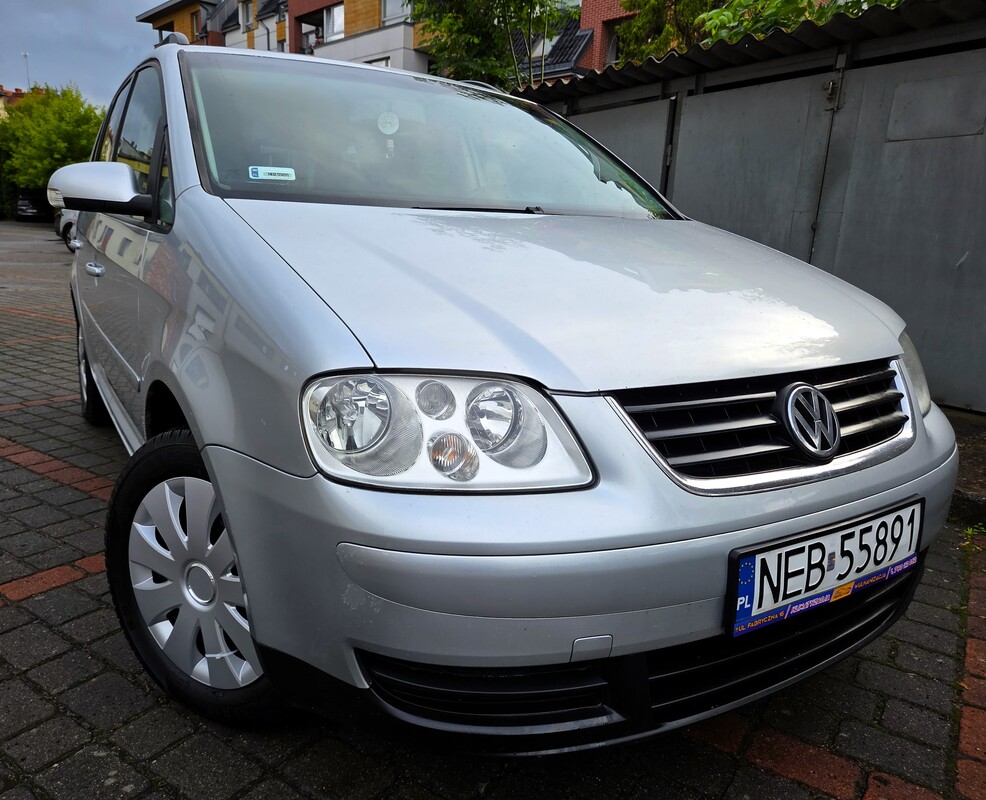 Elbląg 🚗 Volkswagen Touran 1.9 TDI 110KM 2004 – Zwinne, Miejskie Autko Rodzinne z Bogatym Wyposażeniem!