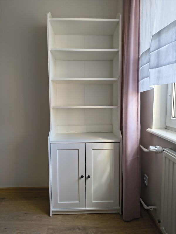 Elbląg Sprzedam szafkę IKEA hauga. Stan bardzo dobry. Tylko ślady po naklejkach na drzwiczkach. Wymiary 70x199 Odbiór