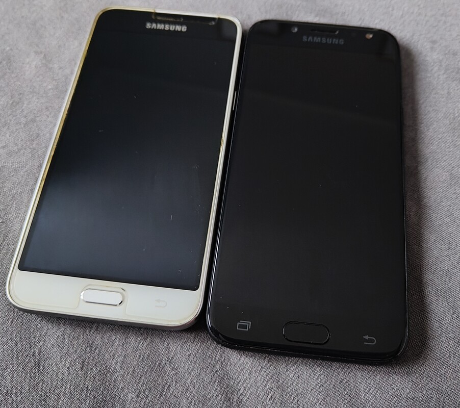 Elbląg Sprzedam dwa Samsungi
80zł/sztuka
Biały to Galaxy j3 2016 dual SIM
Granatowy to j5 2017 dual SIM
Obydwa