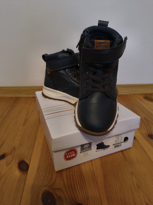 Elbląg Sprzedam trzewiki chłopięce firmy COOL CLUB ze Smyka, ocieplane w środku polarem. Rozmiar 30,długość wkładki