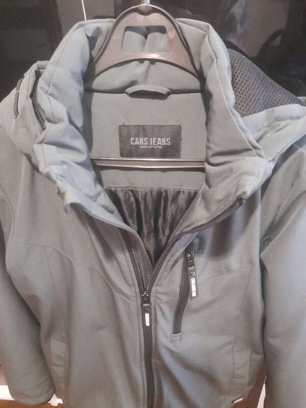 Elbląg Sprzedam zimową kurtkę chlopięcą kolor ciemny zielony, stan idealny. Długość całkowita 62cm, długość rękawa