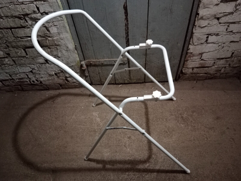 Elbląg Sprzedam stojak od wanienki dla dziecka. Bardzo solidny i stabilny, składany. Zapraszam na moje inne aukcje.