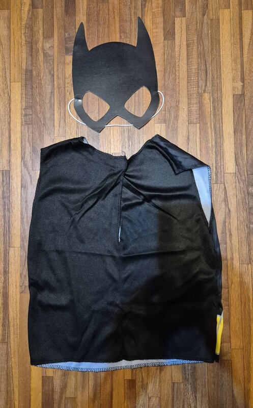 Elbląg Bluzka Batman wraz z maską w rozmiarze one size od 104 do 116.
Dla dziewczynki, ale moze być również dla