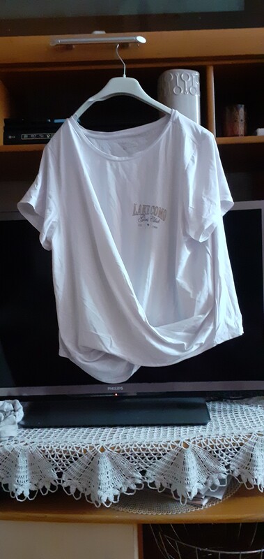 Elbląg Sprzedam odzież damską widoczna na zdjęciach za symboliczne 40zl. .. .. .są kurteczki, sweterki, koszulki,