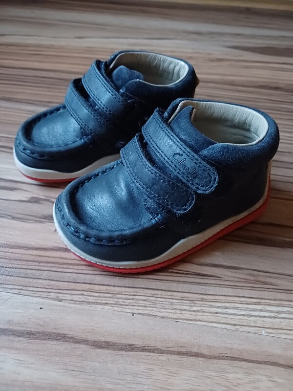 Elbląg Buciki Clarks first shoes rozmiar 21 granatowy na rzepy stan bardzo dobry za kostkę