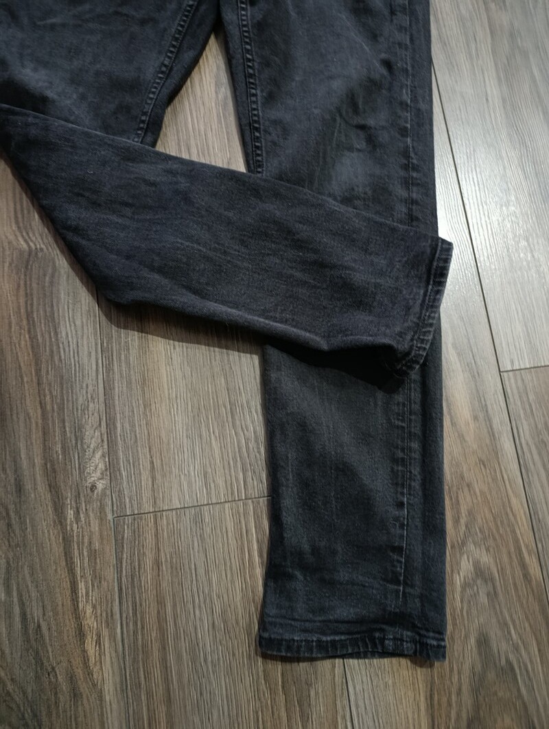 Elbląg Sprzedam czarne spodnie jeansy męskie marki Pull&Bear rozmiar 42.Stan bardzo dobry. Kontakt sms