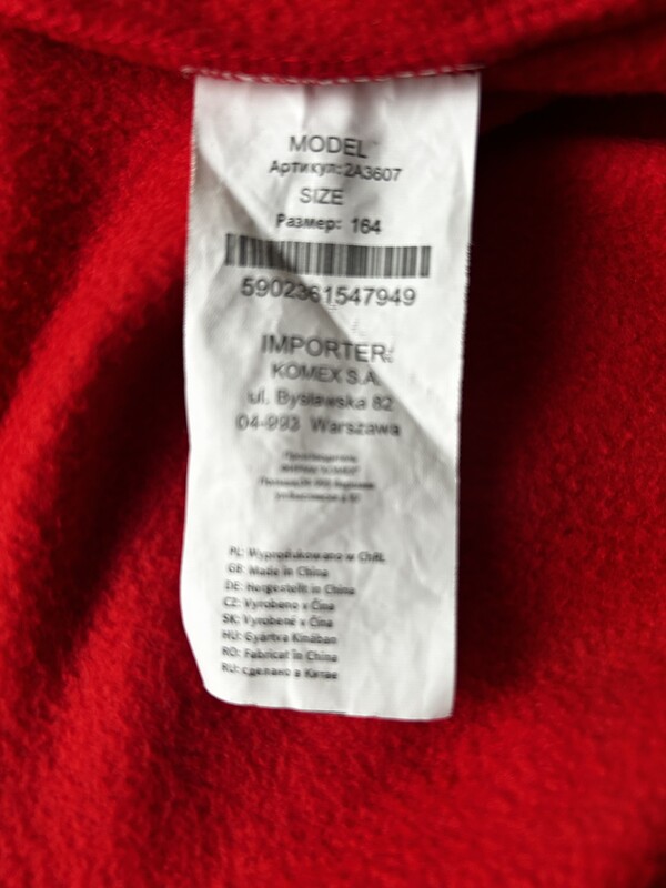 Elbląg Sprzedam bluzy:
Czerwona bluza - Rozmiar: 164 - cena 10zł
Czarna bluza - Rozmiar: 152 - cena 15zł
bluzy są