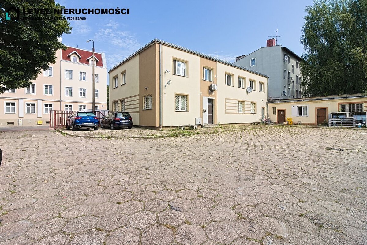 Elbląg LEVEL NIERUCHOMOŚCILokal w mieście z możliwościamiul. Wyspiańskiego 269,8 m2NIERUCHOMOŚCI NA POZIOMIE