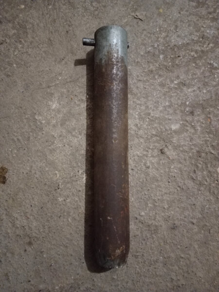 Elbląg Sprzedam bolec, sworzeń z czasów PRL z otworami z dwóch stron.
Wymiary:
Długość całkowita 33 cm,
Długość