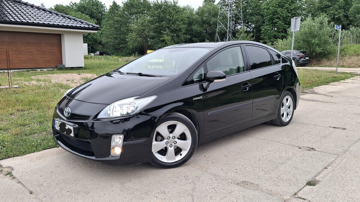 Elbląg Sprzedam Toyota Prius 3 1.8 99KM Hybrid 2009r. Sprowadzona Zarejestrowana Garażowana Czarna Alu17 Skóra Navi
