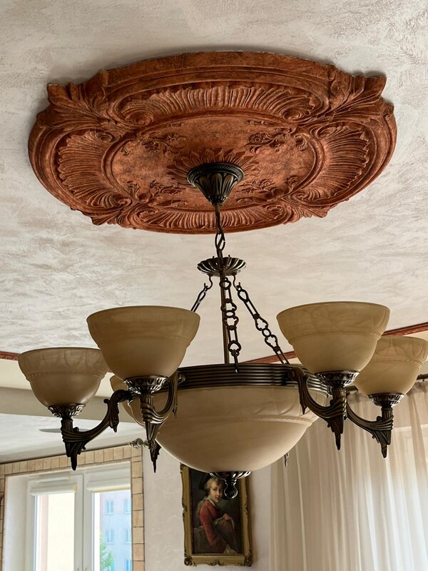 Elbląg Sprzedam 2 żyrandole w pełni sprawne, stan bardzo dobry. Cenna 400 zł