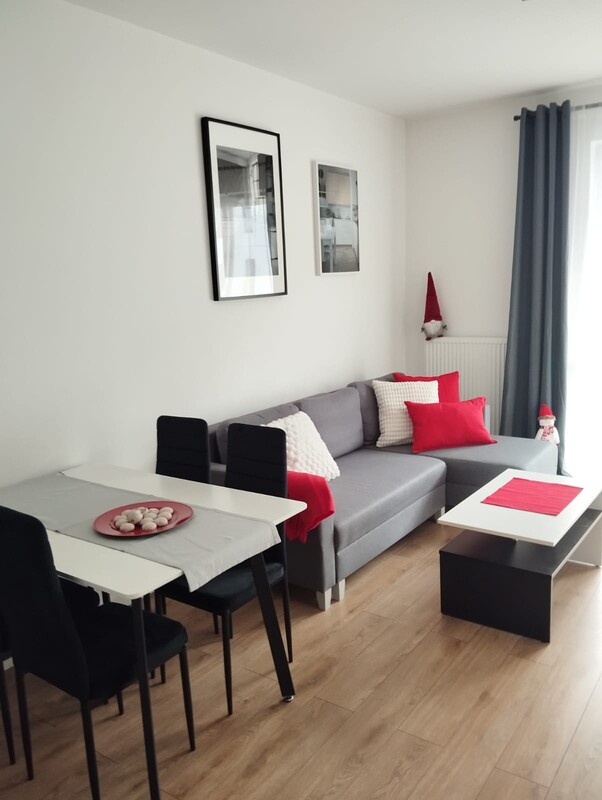 Elbląg 2 pokojowe mieszkanie z balkonem w nowoczesnym bloku z windą z naziemnym miejscem postojowym w cenie.