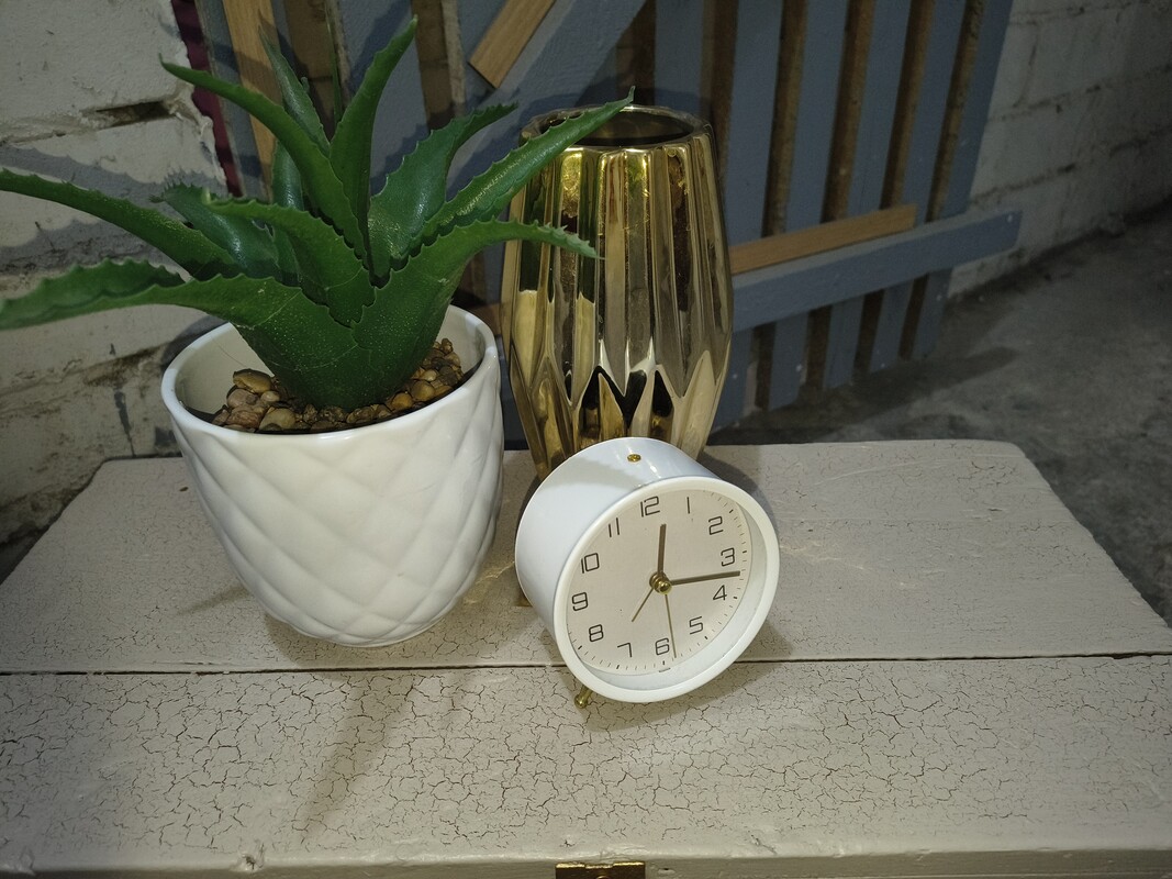 Elbląg Witam serdecznie. Okazjonalnie odsprzedam skrzynię o wymiarach : dł56cm /szer26cm /wys28cm plus 3 dodatki !