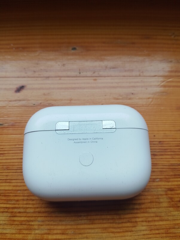 Elbląg Na sprzedaż orginalne etui ładujące do słuchawek
Airpods pro 2 gen
Używane