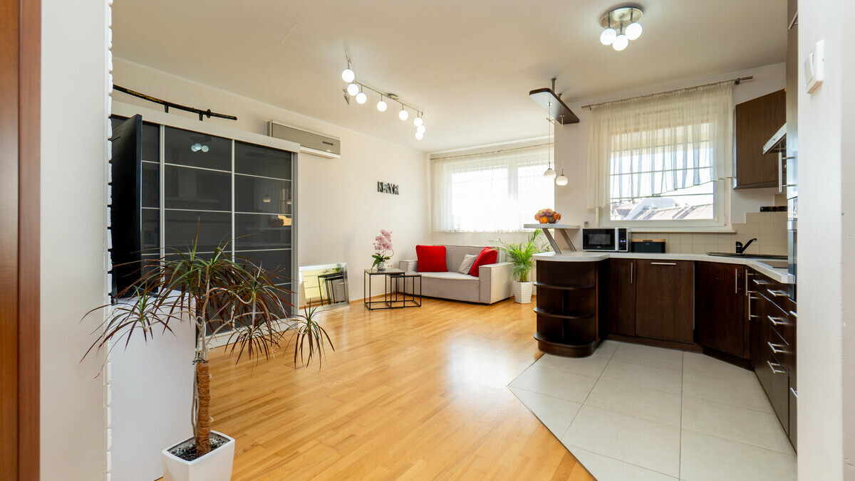 Elbląg TO MY SPRZEDAJEMYNIERUCHOMOŚCI W TYM MIEŚCIEBIURO NIERUCHOMOŚCIAMERICAN HOMEFOR SALE - 2 POKOJE - 3 MAJA