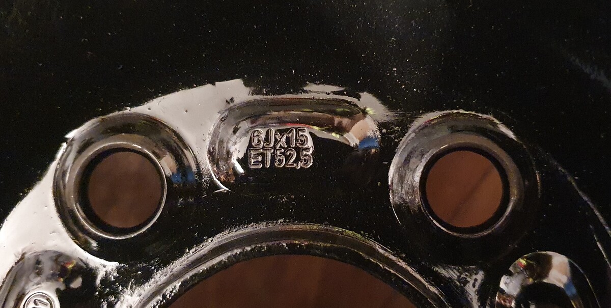 Elbląg Oddam za paczkę kawy Jacobs i ptasie mleczko:
felgi 4szt.6Jx15 ET52,5 w bardzo dobrym stanie. Używane były