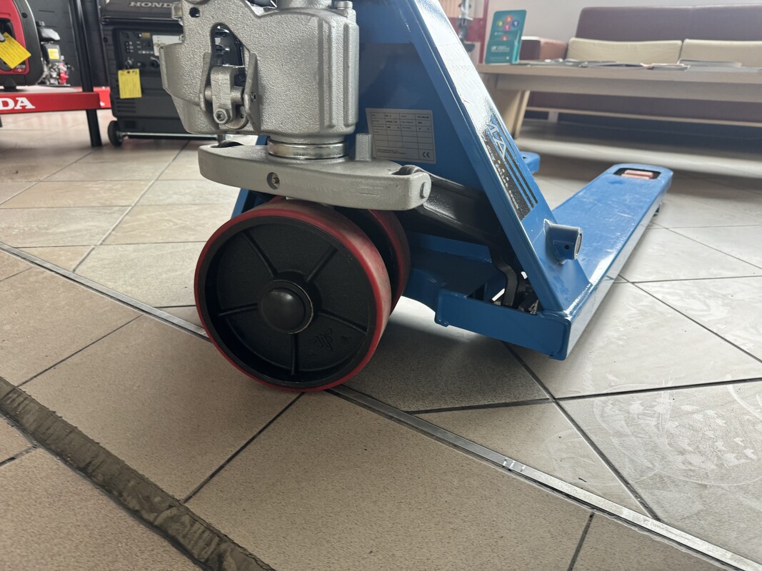 Elbląg PROMOCJAWózek paletowy - PALECIAK 2500 Kg udźwigu Z hasłem Portel 1660 zł* zamiast 1850 złTECHTRANS