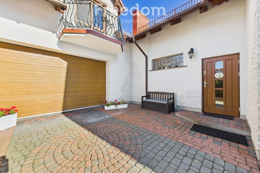 Elbląg FREEDOM NIERUCHOMOŚCISprzedam dom - Elbląg, Skierniewicka. Marzysz o życiu w spokojnej okolicy, ale z