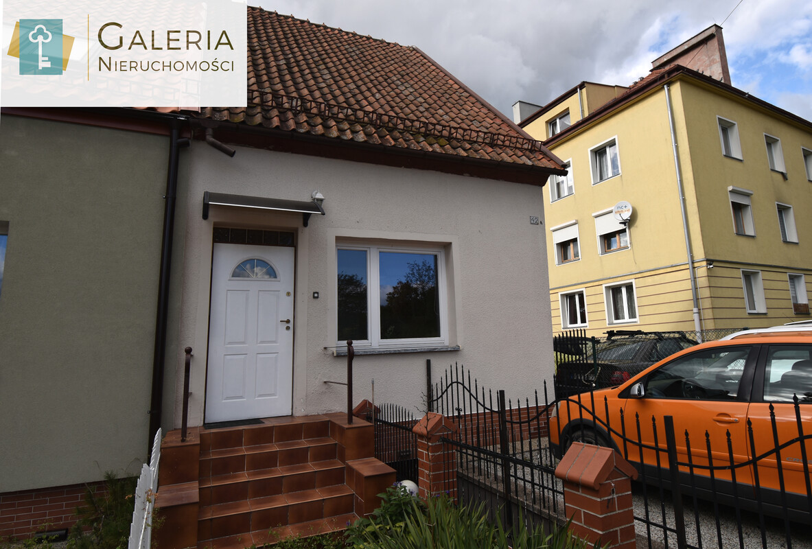 Elbląg GALERIA NIERUCHOMOŚCIZ pasji i miłości do nieruchomościNa sprzedaż: Czteropokojowy dom w zabudowie szeregowej