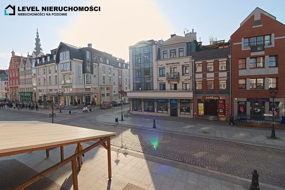 Elbląg LEVEL NIERUCHOMOŚCI Dwupoziomowe mieszkanie starówkaul. Stary Rynek NIERUCHOMOŚCI NA POZIOMIE