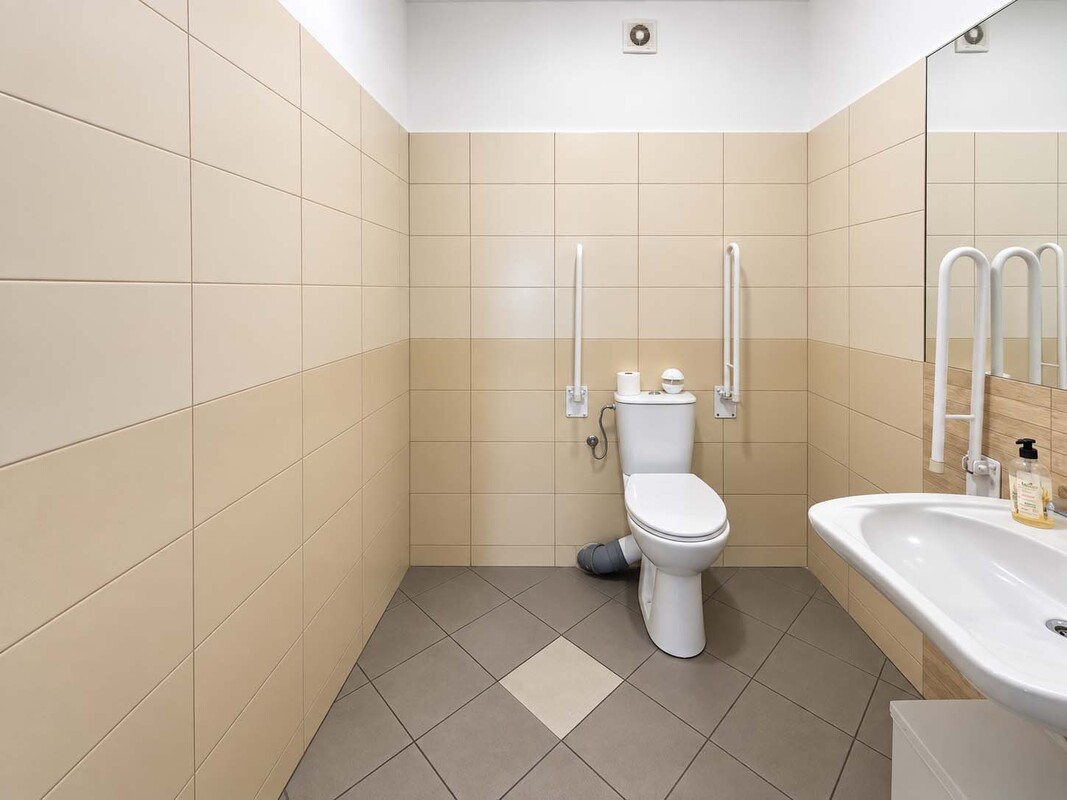 Elbląg DE FACTO NIERUCHOMOŚCITWÓJ ZAUFANY PARTNER! NOWOŚĆ! LOKAL UŻYTKOWY NA UL. STARY RYNEK W ELBLĄGU 89,1M2 - II