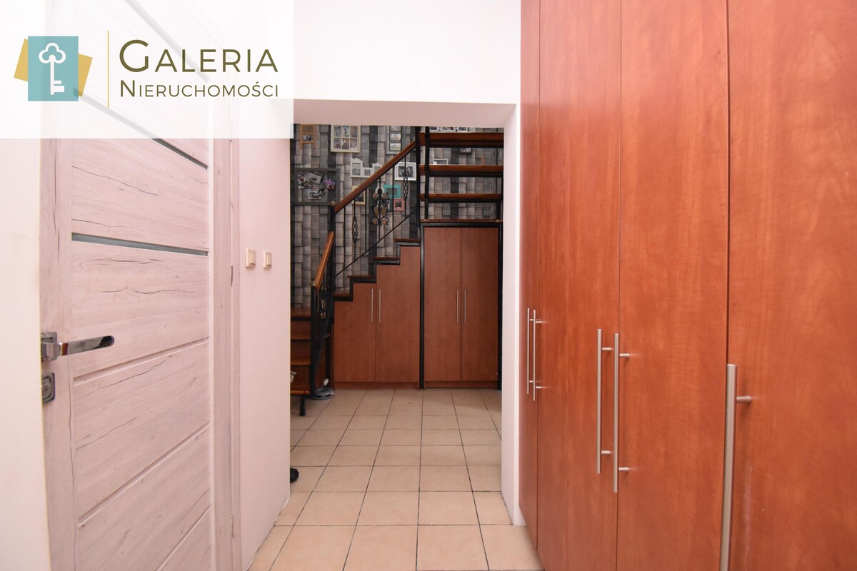 Elbląg GALERIA NIERUCHOMOŚCIZ pasji i miłości do nieruchomościNa sprzedaż: Dom z dużą działką w spokojnej