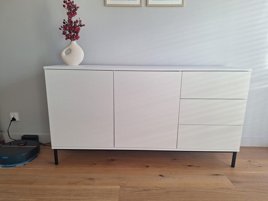 Elbląg Sprzedam komodę, długość 150cm, głębokość 40 cm, wysokość 80cm.