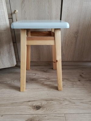 Elbląg Witam. Taboret drewniany 30zł