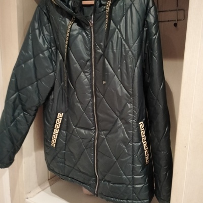 Elbląg Sprzedaję kurtkę przejściową rozmiar 44 kolor ciemno zielony dłuższa. z odpinanym kapturem, kieszenie