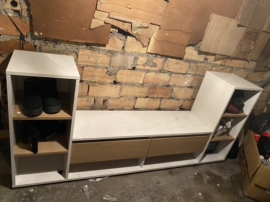 Elbląg Sprzedam parę szafek szt 200 zł 
Telewizor używany -150 zł 
Stoli większy -100 zł 
Stolik mniejszy 50 zł 
I 2