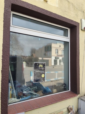 Elbląg Sprzedam dwa okna o wymiarach wysokość 179 cm, szerokość 169 cm. Okna są używane szyby cale