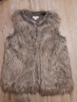 Elbląg Sprzedam damską kamizelkę, bezrękawnik, futerkowa mięciutka jak królik, sztuczne futerko.
Rozm. S, stan