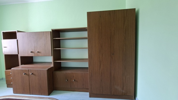 Elbląg Oddam  szafę ubraniową i regały w dobrym stanie