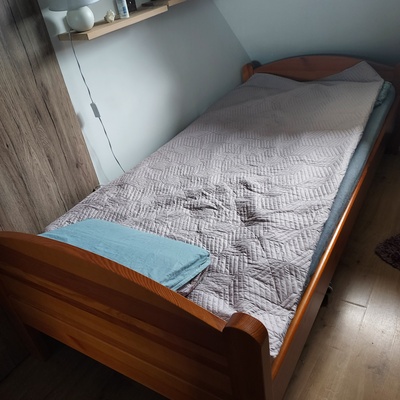 Elbląg Oddam za darmo łóżko o wymiarach 90x200 z materacem. Odbiór z ul. Grottgera