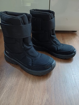 Elbląg Kozaki śniegowce Quechua rozmiar 35 długość wkładki ok 22 cm stan idealny kolor czarny model uniwersalny dla