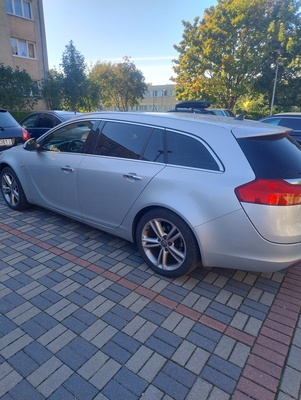 Elbląg Sprzedam samochód osobowy OPEL INSIGNIA SPORTS TOURER. Sprowadzony z Niemiec w 2020 roku gdzie był serwisowany