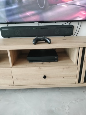 Elbląg Sprzedam konsolę Xbox one x. Konsolę posiadam od nowości w komplecie okablowanie oraz pad