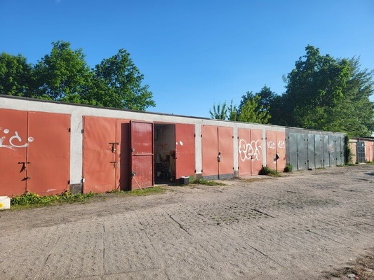 Elbląg AS  NIERUCHOMOŚCI  POLECAGARAŻ  MUROWANYElbląg, ul. Piaskowa* 19 mkw* Podłoga  betonowa*