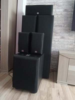 Elbląg Sprzedam kino domowe JBL :
Głośnik centralny EC-25
Głośnik E-90 2 sztuki, 
Głośnik E-20 2 sztuki, 
Subwoofer