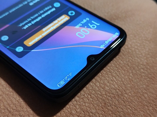 Elbląg Sprzedam zadbany, w pełni sprawny telefon TCL306.
Posiada wejście na dwie karty SIM oraz kartę pamięci i