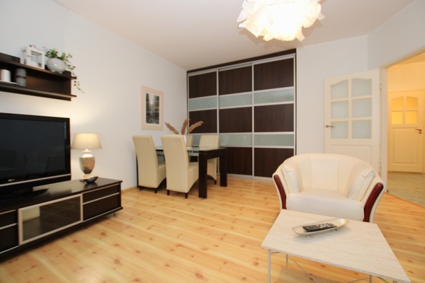 Elbląg NIERUCHOMOŚCI ANNA KRASZEWSKA&nbsp; Mieszkanie 3-pokojowe na Starym Mieście&nbsp; ul. Stary Rynek&nbsp; 