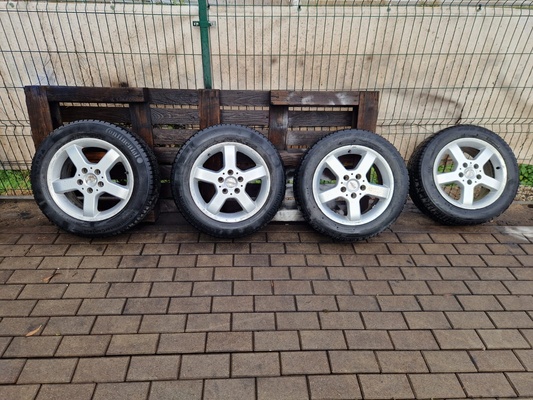 Elbląg Komplet kół z oponami zimowymi na felgach aluminiowych. Do samochodu Audi i VW na 5 śrub. Rozmiar 205/60