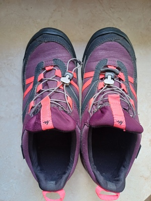 Elbląg Buty trekkingowe Quechua rozmiar 36,długość wkładki 23.5 cm, wodoodporne, stan idealny.