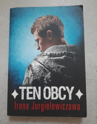 Elbląg Ten obcy - Irena Jurgielewiczowa.
Lektura w klasie 6-8.
Stan bdb, widocznh na zdjęciach.
Zwykle ślady